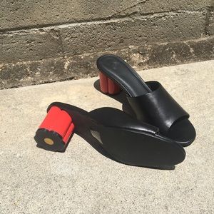 UO daisy heeled mule🌹